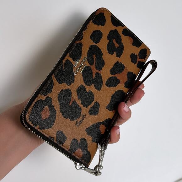 NWT Coach Long Zip Around Wallet With Leopard And Signature Canvas Interior - Picture 4 of 6